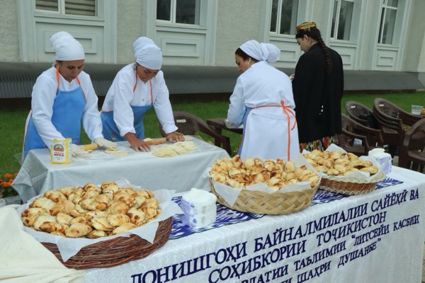 Празднование Навруза и выставка достижений Университета — IMG_9047.jpg